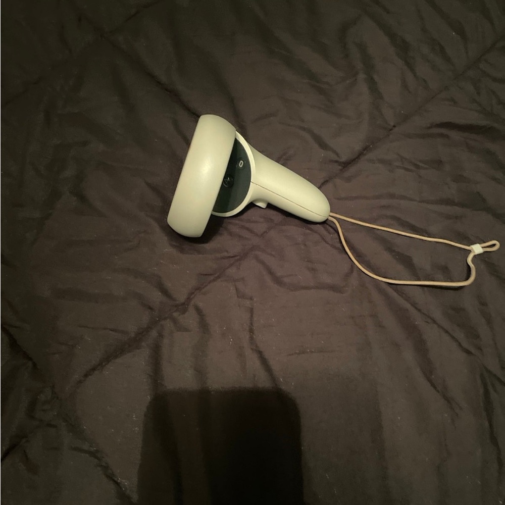 Right hand Oculus quest 2 controller